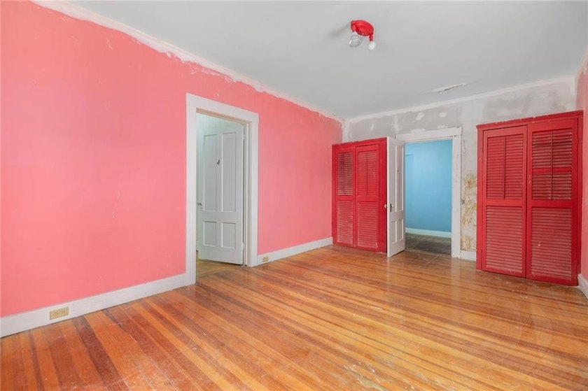The George M. Hazard House is a substantial three-story - photo 27