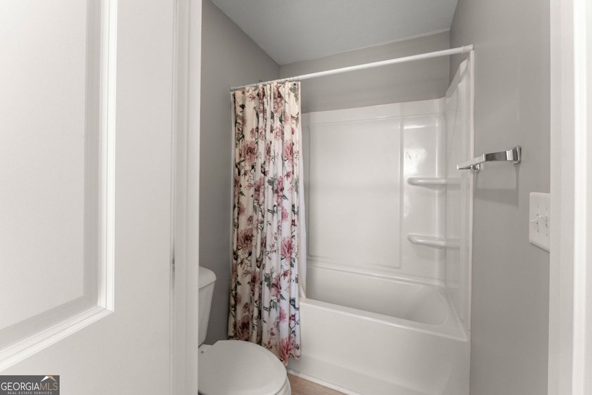 Recently improved price and offering up to $7,500 in lender - photo 39