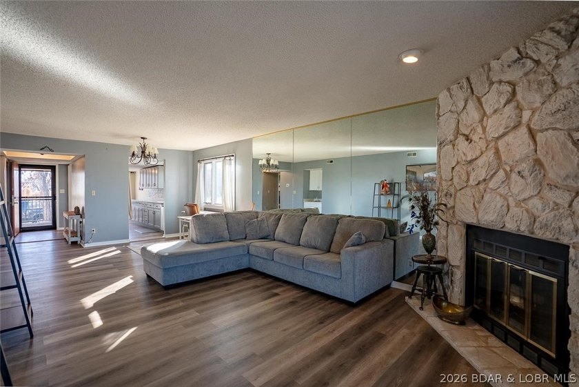 Updated 2 bedroom, 2 bath condo in the heart of Lake Ozark - photo 4