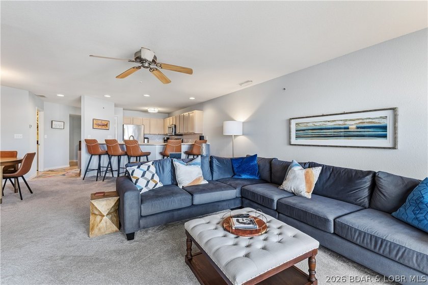 Experience Lake of the Ozarks living at its finest in this - photo 4