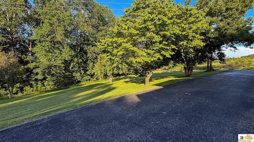 Welcome to 3088 Finney Road, Glasgow, KY-a beautiful ranch-style - photo 21