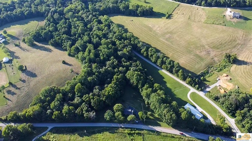 Welcome to 3088 Finney Road, Glasgow, KY-a beautiful ranch-style - photo 23