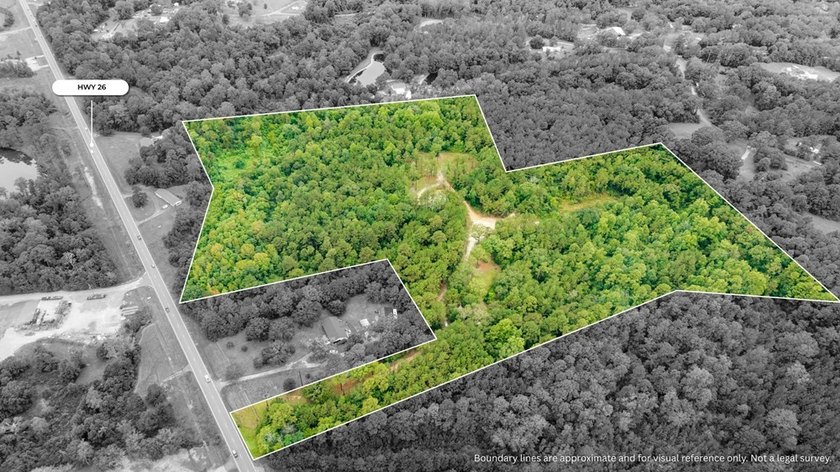 Beautiful tract of land with over 30 acres that joins the city - photo 8