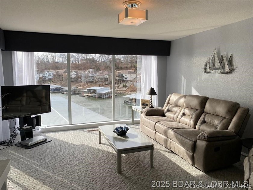 Awesome 3 bedroom 3 bath condo unit with the perfect much - photo 3