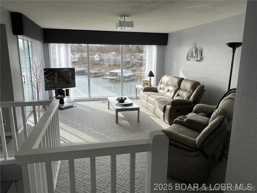 Awesome 3 bedroom 3 bath condo unit with the perfect much - photo 4