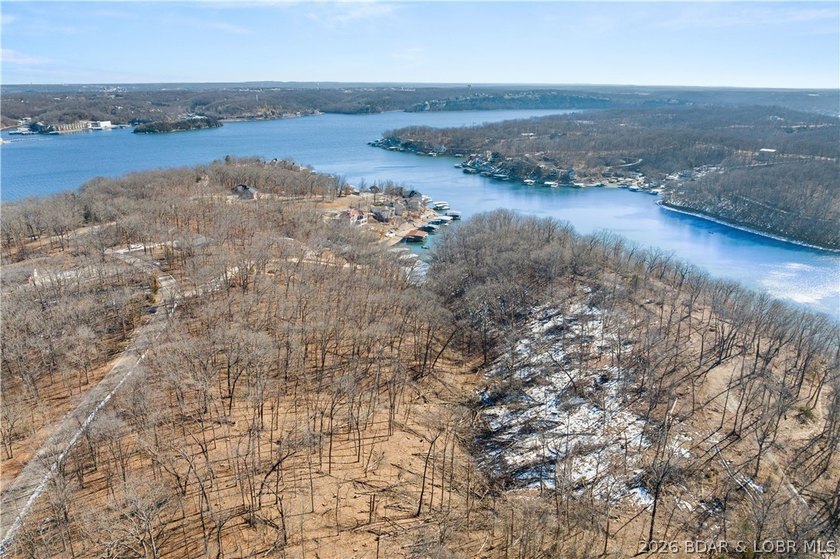 PRIME LAKEFRONT DEVELOPMENTOPPORTUNITY | 9.26 ACRES | 1,250' OF - photo 5