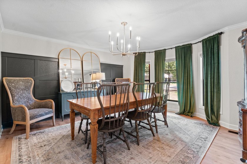 Welcome to this beautifully remodeled modern European home - photo 14