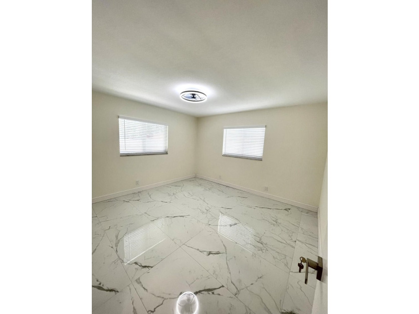 Completely renovated 4-bedroom, 2-bath home with a stunning - photo 20