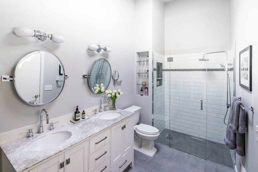 Beautifully renovated and move-in ready, this Westhampton - photo 7
