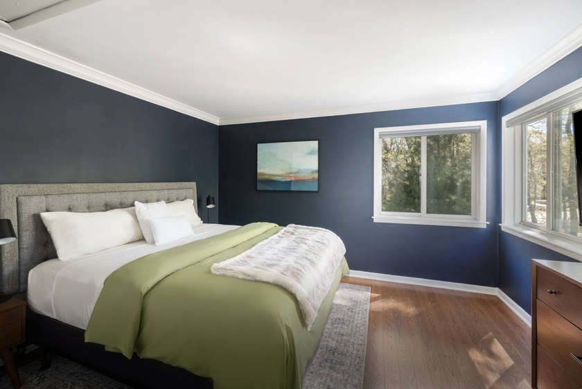 Beautifully renovated and move-in ready, this Westhampton - photo 9