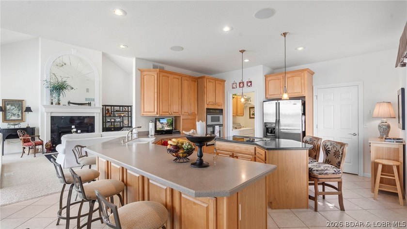 Luxury living with breathtaking views at the 20 MM of the Lake - photo 12