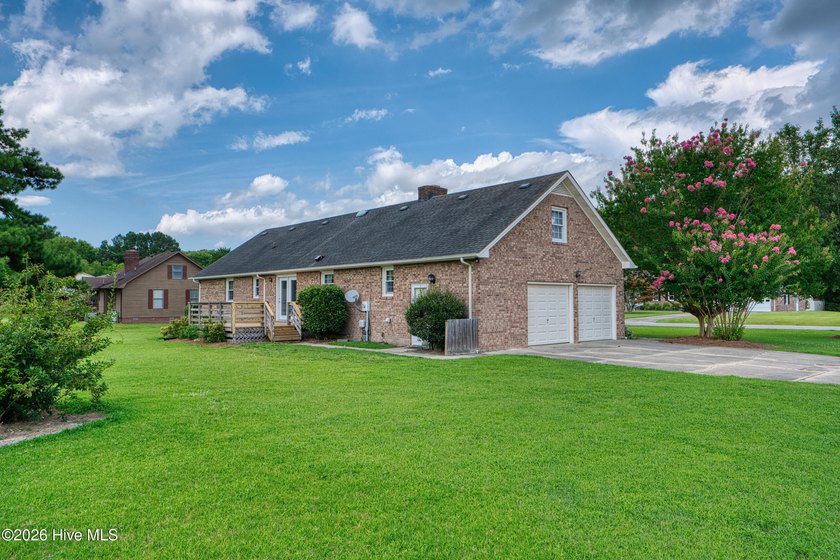 Opportunity in desirable Northeastern Terrace! Proudly built by - photo 22