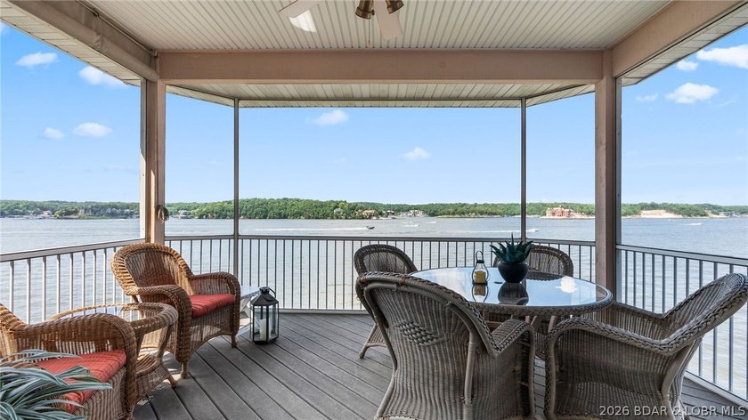Luxury living with breathtaking views at the 20 MM of the Lake - photo 27