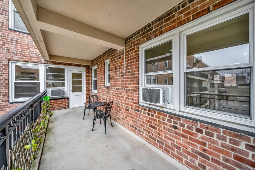 Welcome to Cryder Point. This sun-filled 1-bedroom, 1-bath co-op - photo 2