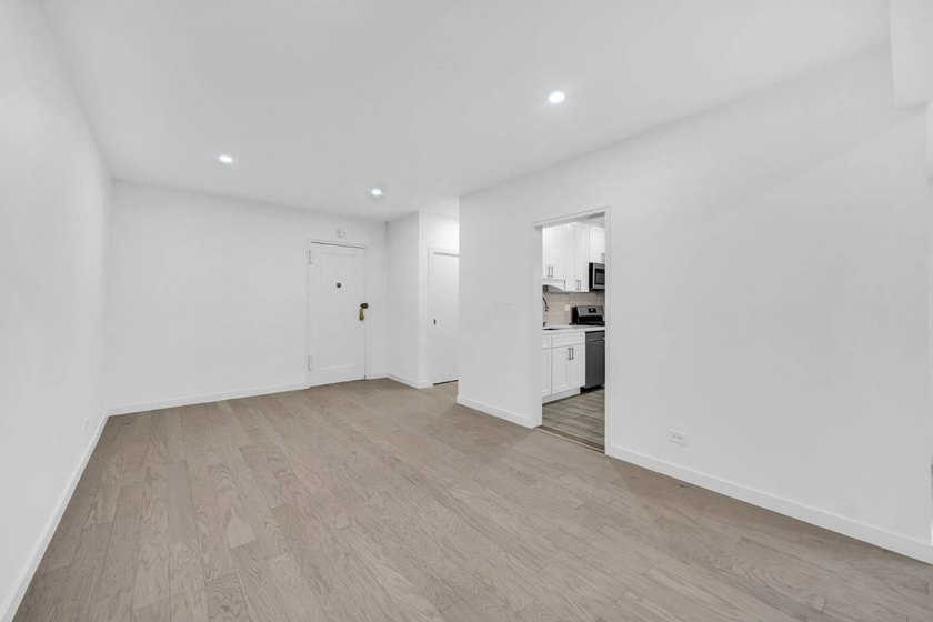 Welcome to Cryder Point. This sun-filled 1-bedroom, 1-bath co-op - photo 6