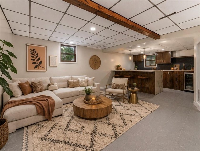 Stunning single-family home located in the desirable Oakland - photo 11