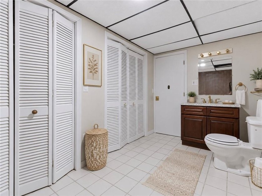 Stunning single-family home located in the desirable Oakland - photo 14