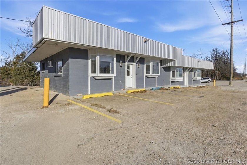 Rare opportunity to acquire a fully occupied mixed-use - photo 15