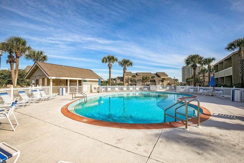 This beautiful 2 bedroom PLUS loft, making the condo live like a - photo 22