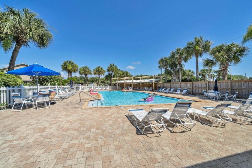 This beautiful 2 bedroom PLUS loft, making the condo live like a - photo 24