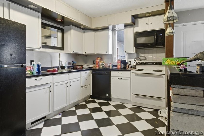 Rare opportunity to acquire a fully occupied mixed-use - photo 27