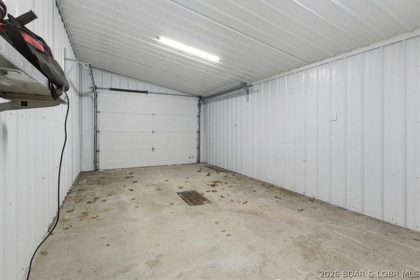 Rare opportunity to acquire a fully occupied mixed-use - photo 44