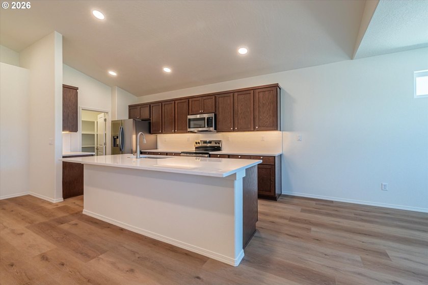 Motivated seller. Brand new 3 bedroom, 2 bathroom home offering - photo 4