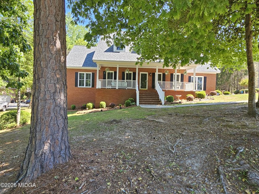 BACK ON THE MARKET DUE TO NO FAULT OF THE SELLER. Ready to spend - photo 2