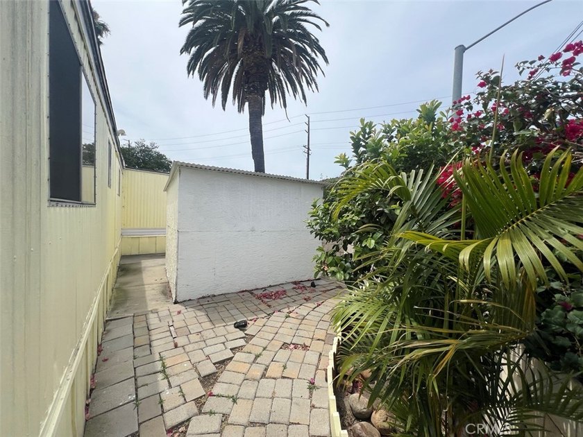 Welcome to Fairlane Estates, Garden Grove, CA. This unit was - photo 5