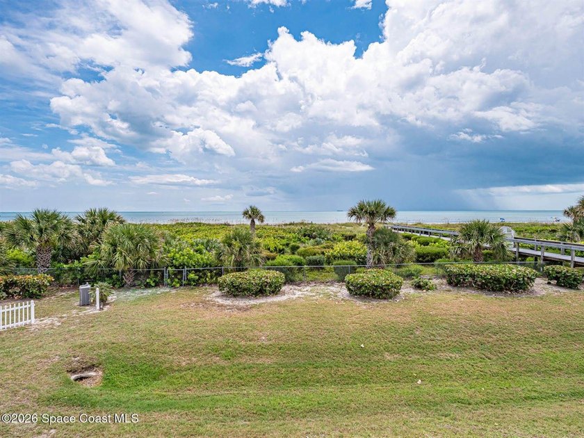 Ocean front complex, gated Royal Mansions! This 2nd floor - photo 6