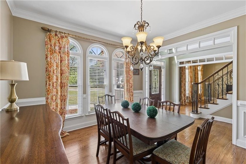 Southern Charm Meets Storybook Setting - Welcome to a truly - photo 12