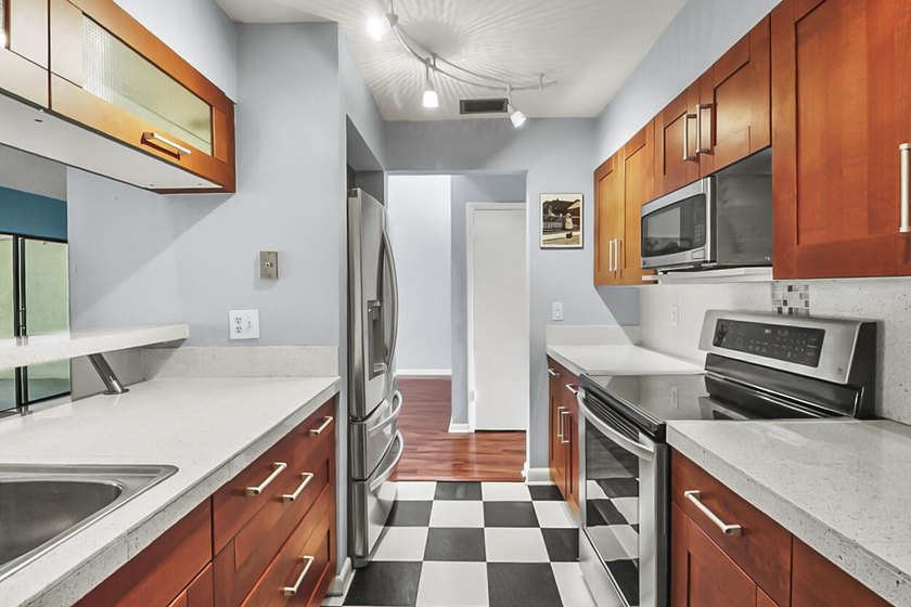 Best kept secret in Palm City, Lovely 3 bedroom townhome, two - photo 15