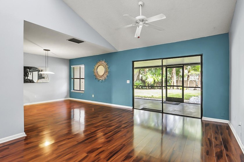 Best kept secret in Palm City, Lovely 3 bedroom townhome, two - photo 19