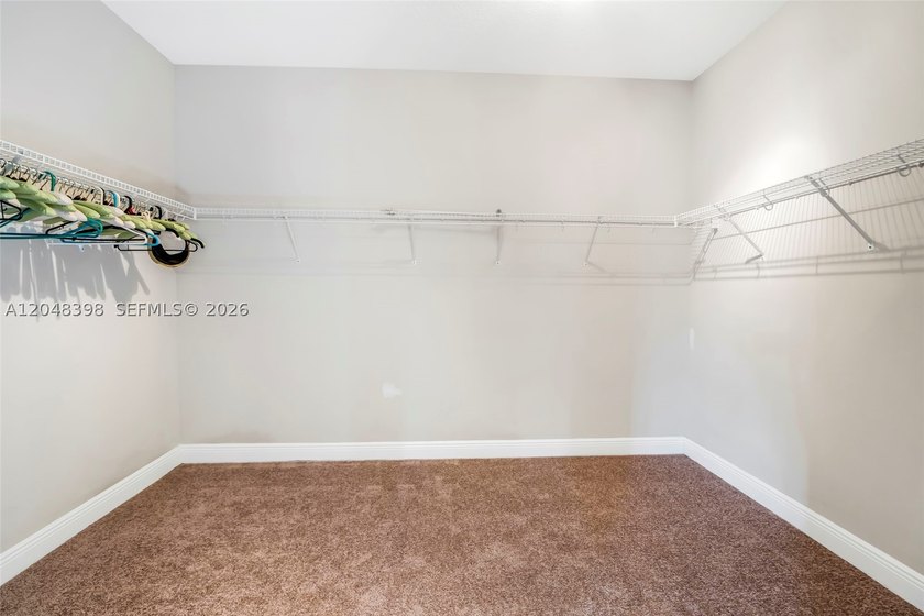 Experience the perfect blend of privacy, space, and convenience - photo 22