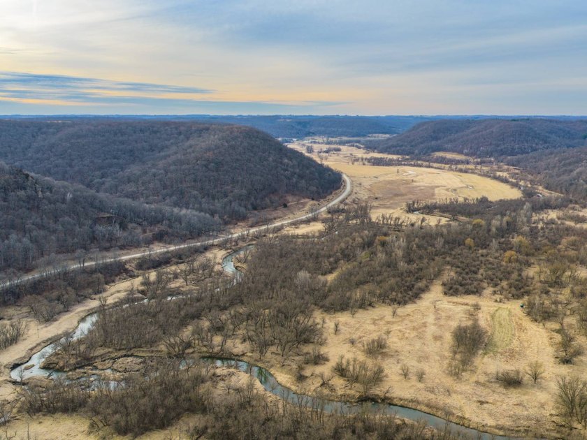 Introducing the West Fork Kickapoo River Farm, an exceptional 90 - photo 5