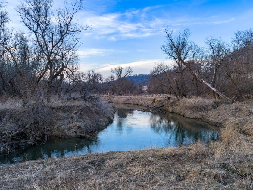 Introducing the West Fork Kickapoo River Farm, an exceptional 90 - photo 7