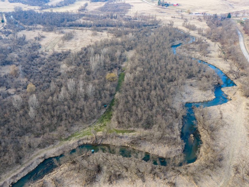 Introducing the West Fork Kickapoo River Farm, an exceptional 90 - photo 8