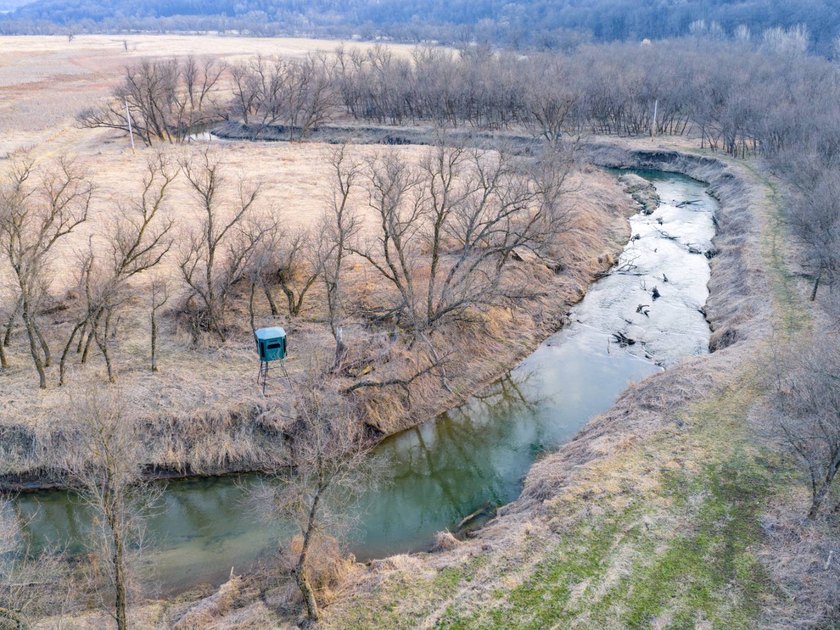Introducing the West Fork Kickapoo River Farm, an exceptional 90 - photo 9