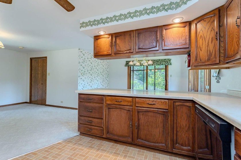 Enjoy the waterfront lifestyle you've been dreaming of! This - photo 12