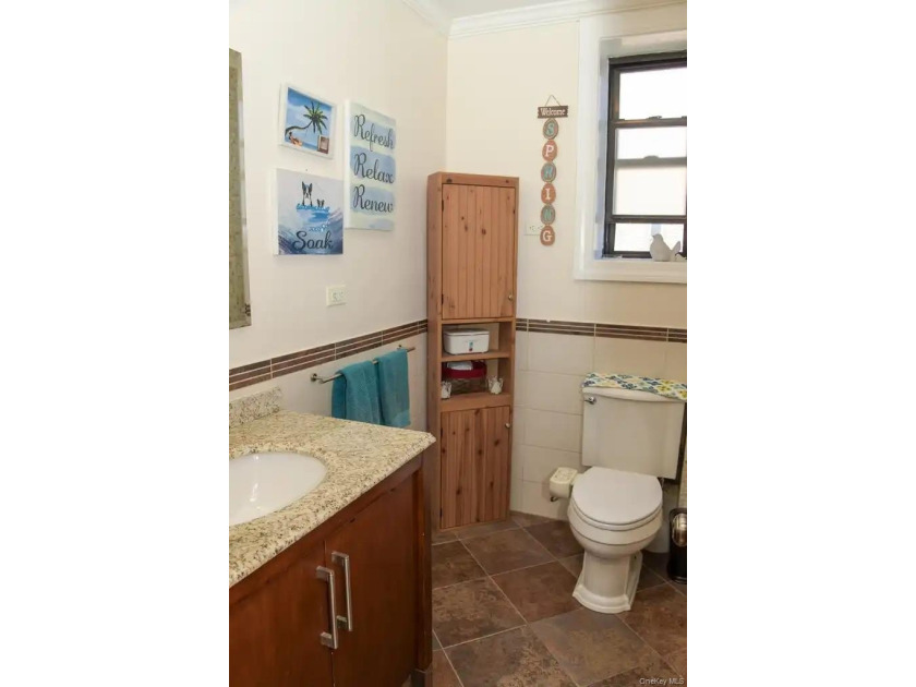 UNRIVALED LAYOUT &amp; SUPERIOR SCALE : UNIQUE ZONED FOR P.S. 101Q ! - photo 8