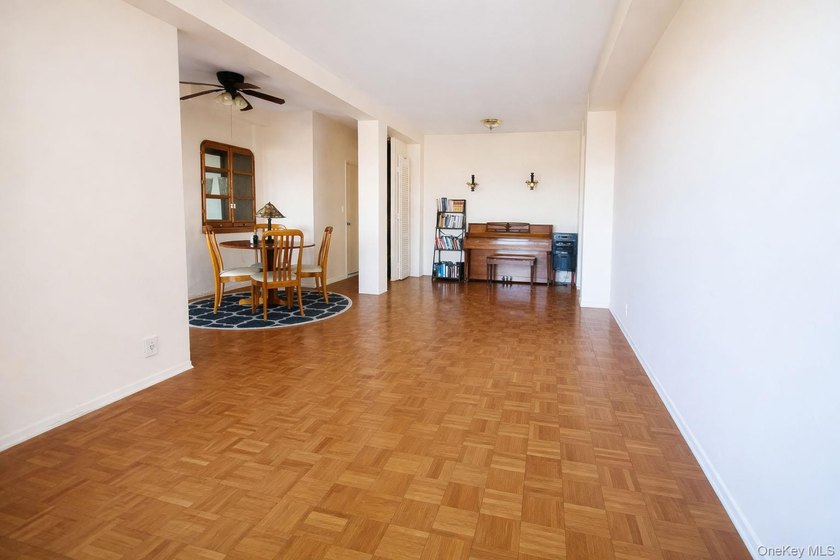 Spacious 2-bedroom, 1-bath apartment in prime Rego Park location - photo 3