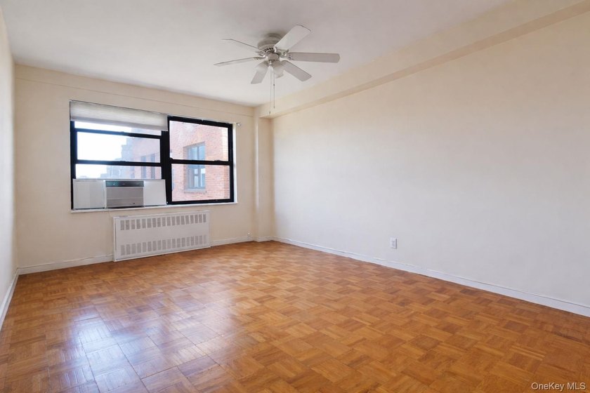 Spacious 2-bedroom, 1-bath apartment in prime Rego Park location - photo 10