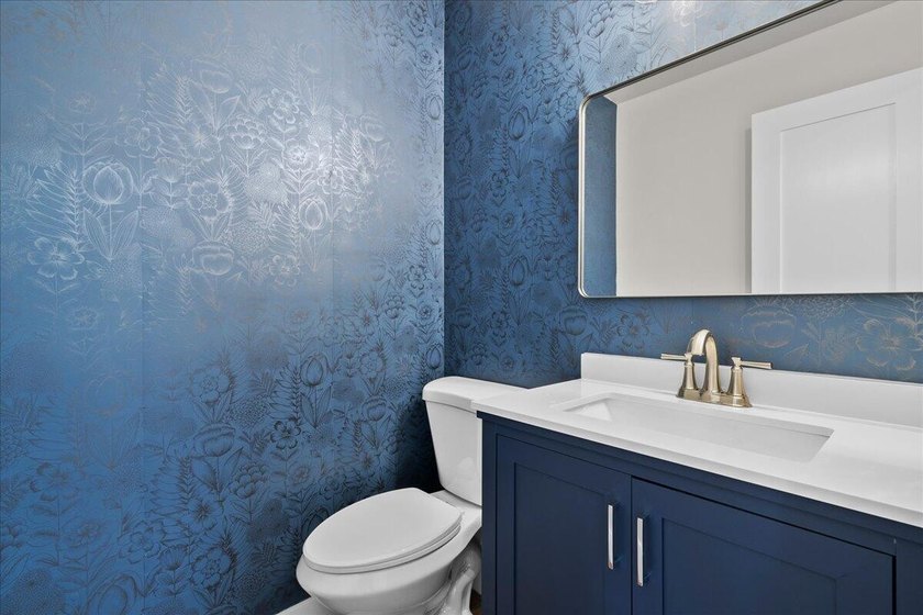 Beautifully renovated 4BR/3.5BA home in the heart of Lake Park - photo 13