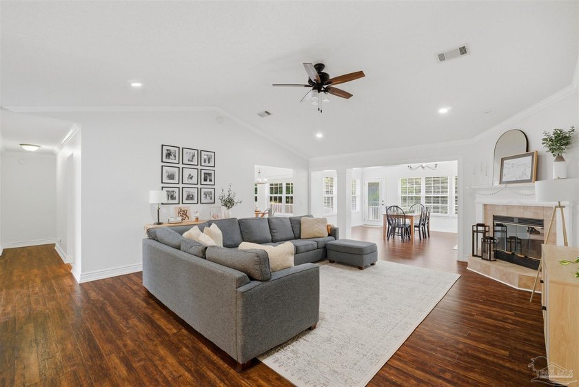 PRICE IMPROVEMENT* Discover an open and inviting floor plan in - photo 4