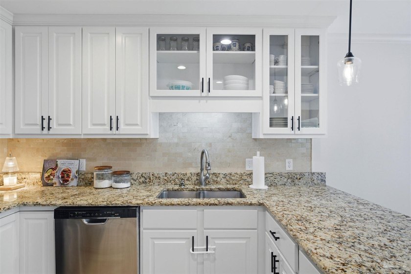 PRICE IMPROVEMENT* Discover an open and inviting floor plan in - photo 10
