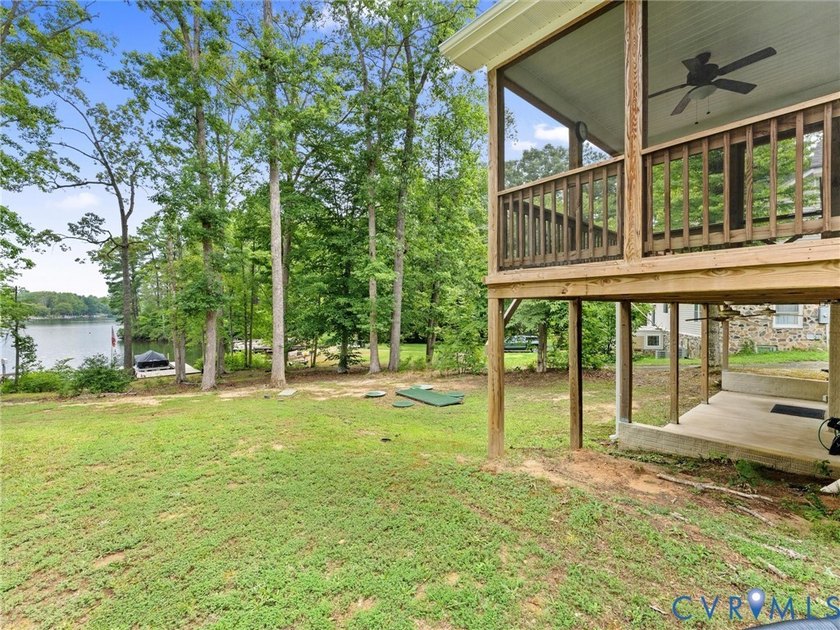 Experience the best of Lake Caroline living in this beautifully - photo 14