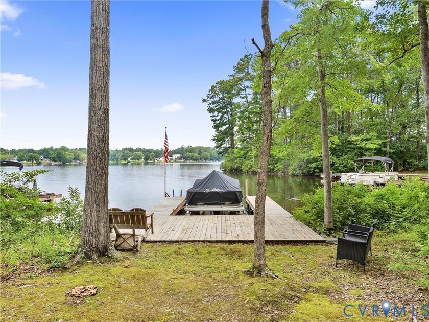 Experience the best of Lake Caroline living in this beautifully - photo 16