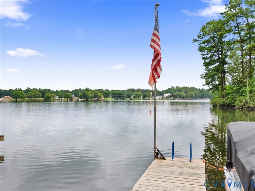 Experience the best of Lake Caroline living in this beautifully - photo 17