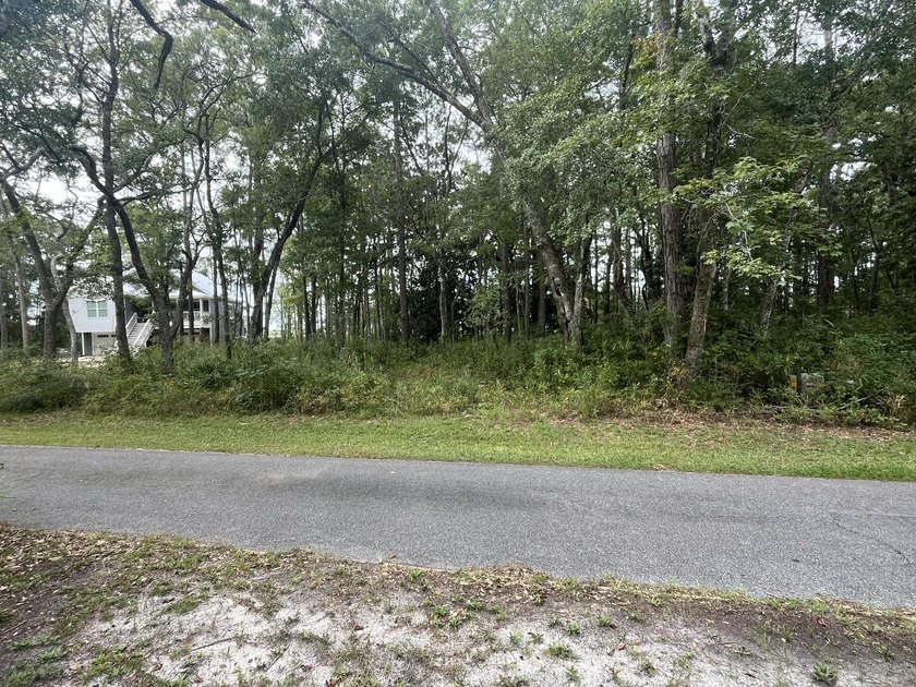 Discover Your Waterfront Paradise in Freeport, Florida! Imagine - photo 5