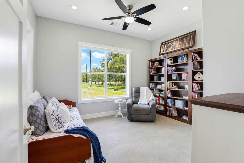 Gorgeous 3,618 SF single-level home, 30'x40' workshop, 7.42 - photo 26